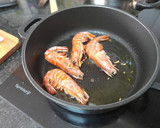 Foto del paso 3 de la receta: Cazuelita de merluza y marisco