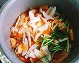 Hình bước làm 9 của món Chân gà hầm kim chi