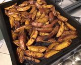 Une image de l'étape 6 de Pommes de terre roseval façon potatoes revisitées aux herbes et épices.