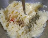 Foto del paso 2 de la receta: Salchichas envueltas en puré de papas