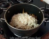 A picture of step 3 of Sprouts pulao.