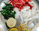 गाजर मूली हरी मिर्च का अचार(instant pickle of carrot,redish n green chilli) रेसिपी चरण 1 फोटो