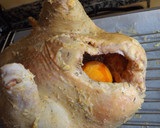 Foto del paso 2 de la receta: Pollo casero con piel rellena a la mandarina