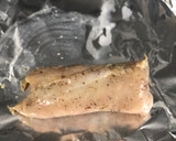 Foto del paso 3 de la receta: Rollitos de pechuga de pollo bañados en salsa bechamel con queso
