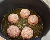 Foto del paso 5 de la receta: Albóndigas con jamón en salsa de Pedro Ximénez con patatas