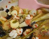 Foto langkah ke 3 dari resep Tom Yum Bakso.