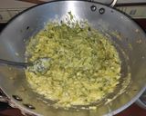 A picture of step 3 of Hariyali Pav bhaji.
