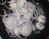 A picture of step 1 of Caramelized Onions.