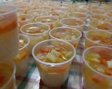 Foto langkah ke 6 dari resep Yellow Fruit Vanila Pudding.