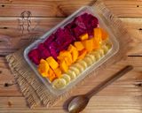 Foto langkah ke 2 dari resep Overnight Oatmeal Fruits Box.