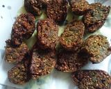 खमंग कोथिंबिर वडी (kothimbir wadi recipe in marathi) रेसिपी स्टेप 4 फोटो