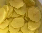 Foto del paso 2 de la receta: Tortilla de patatas con cebolla