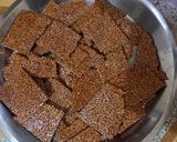 A picture of step 5 of Til - jaggery chikki.