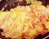 Foto del paso 1 de la receta: Huevos con tocineta🥓, salchicha y salchichón de pollo🍗 🥚👌😋!