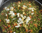 Foto del paso 5 de la receta: Guisantes con jamón y colorido! 🟢🐖🥚🥕