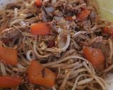 A picture of step 4 of Sweet chicken noodles.