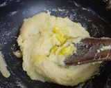 A picture of step 4 of Cashew, Almond rolls.