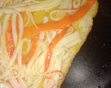 รูปขั้นตอนการทำที่ 3 ของ ขนมปังปิ้งหน้าไข่ปูอัด (Toast Topped with Egg and Crab Sticks)