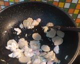 Foto langkah ke 4 dari resep Mie Goreng Seafood ala Resto Chinese Food.