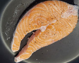 Foto del paso 2 de la receta: Salmón con salsa de soja y mermelada de naranja amarga