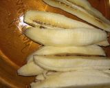Foto langkah ke 1 dari resep Banana roll karamel.