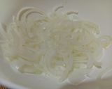 Foto del paso 3 de la receta: Ensalada de habas y cebolla