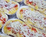 Foto langkah ke 4 dari resep Roti Sosis Caterpillar/Hotdog Empuk Ueeenak 🌭😍.