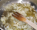 Foto del paso 4 de la receta: Merluza a la marinera