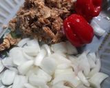 A picture of step 2 of Special native rice with stockfish.