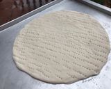 Hình bước làm 4 của món Đế piza