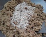 आटा मेवा लड्डू(aata mewa laddu recipe in hindi) रेसिपी चरण 4 फोटो