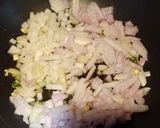 Foto del paso 1 de la receta: Radiatori en salsa de atún