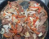 Foto del paso 4 de la receta: CARNE AL HORNO CON PAPAS DORADAS