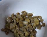 Foto del paso 2 de la receta: Huevos con nopales en salsa