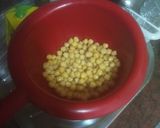 Foto del paso 1 de la receta: Carne de cochino con garbanzos y papas al mojo hervido