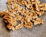 A picture of step 5 of Walnut caramel Payesh (kheer).