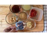A picture of step 2 of 🧑🏽‍🍳👩🏻‍🍳Mama TomYum Salad •Yum Mama • Instant Ramen Noodle Salad Recipe |ThaiChef Food🌶🥬.