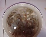 Foto langkah ke 2 dari resep Oseng so'un with bakso dan udang.