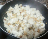 Foto del paso 3 de la receta: Dados de pollo al ajillo picantes