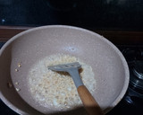 Foto langkah ke 2 dari resep Nasi Telur Ceplok dengan Scallion Oil.