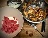 Foto del paso 7 de la receta: Pollo relleno con guarnición