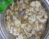 Foto langkah ke 4 dari resep Sop kembang kol tahu.
