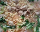 Foto langkah ke 7 dari resep Seblak Mie Baso Telur.