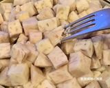A picture of step 2 of Taro Sweet Rice Cake for the New Year.