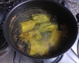 Foto del paso 1 de la receta: Bolitas de maduro con queso y ensalada de aguacate