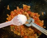 A picture of step 5 of Egg kothu chapati.
