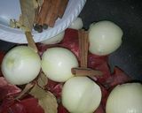 صورة لخطوة 3 من وصفة حشوة اوزي ولبن مطبوخ بلحم الخروف