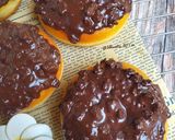 Foto langkah ke 10 dari resep Donat Choco Crunchy.