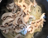 Foto del paso 2 de la receta: Chuletas de cerdo a la importancia con timbal de arroz blanco