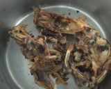 Foto del paso 2 de la receta: Consomé de pollo tostado